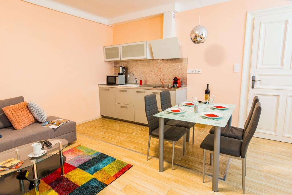 Titaru House In The City Center Of Budapest Eksteriør bilde